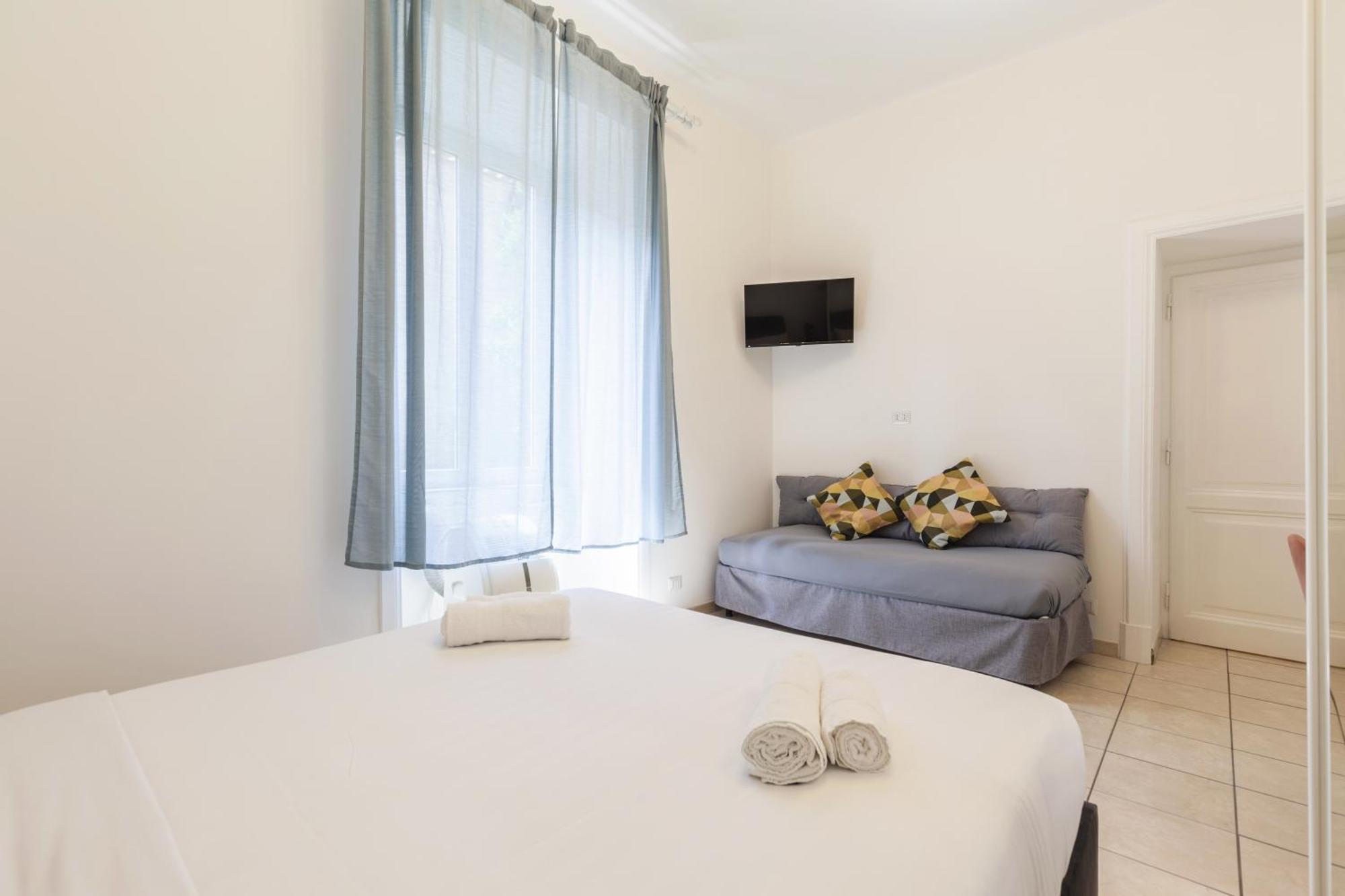 Hostly-michelangelo Cloister Suite-center Of Apartamento